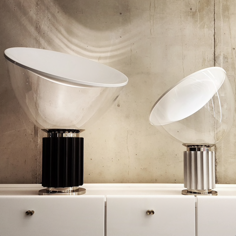 Parsons style lamp has an aluminum pedestal and a screen of transparent glass which gives the feeling that it adopts the same color as their surroundings.